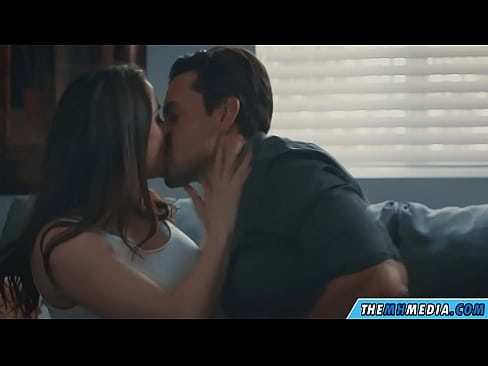 ❤️ Ρομαντικό σεξ με μια καλή μαμά με πλούσιο στήθος Πόρνο ️